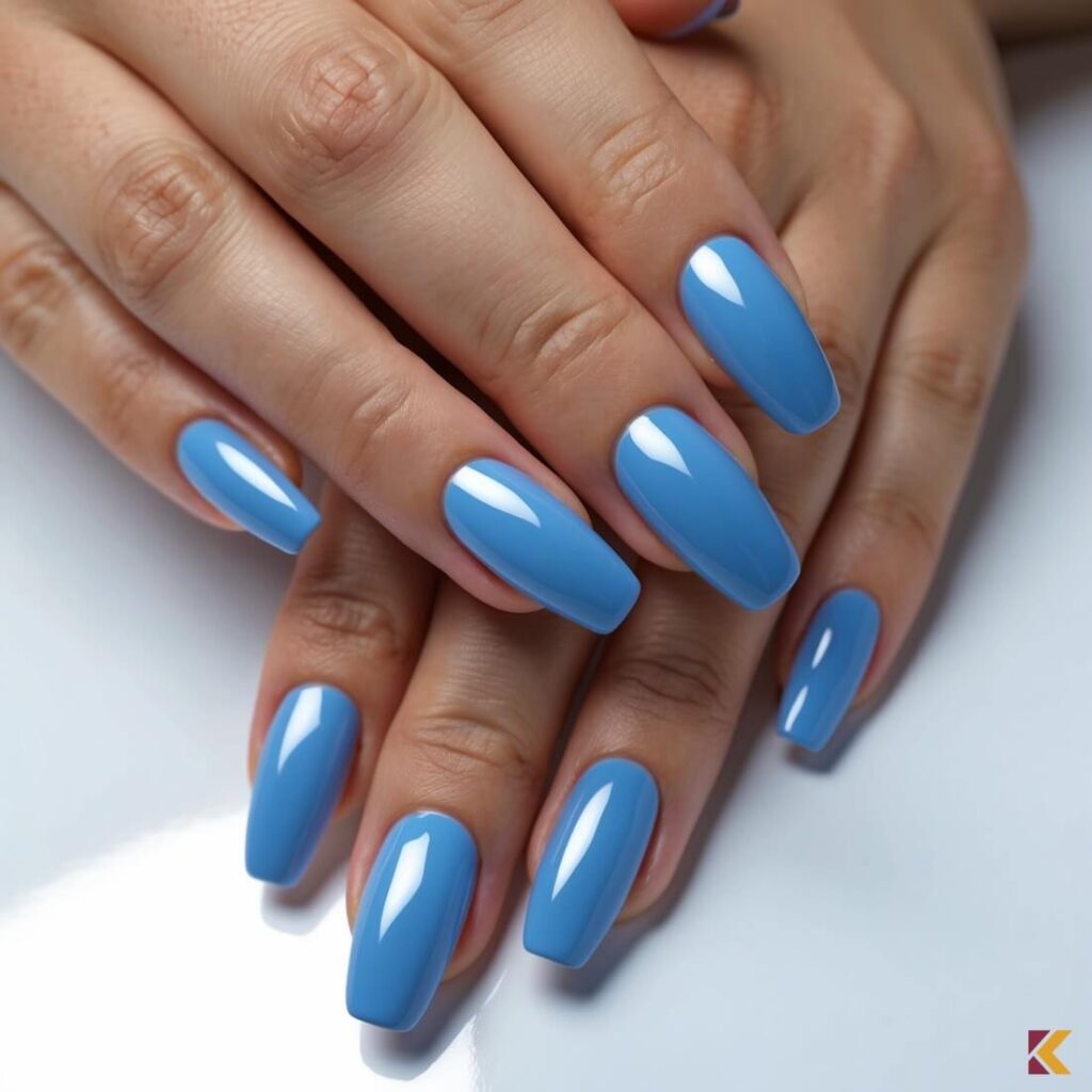 Lazurowe paznokcie